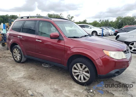 2012 Subaru Forester 2.5X Premium из США, поврежденный, VIN JF2SHADCXCH451794